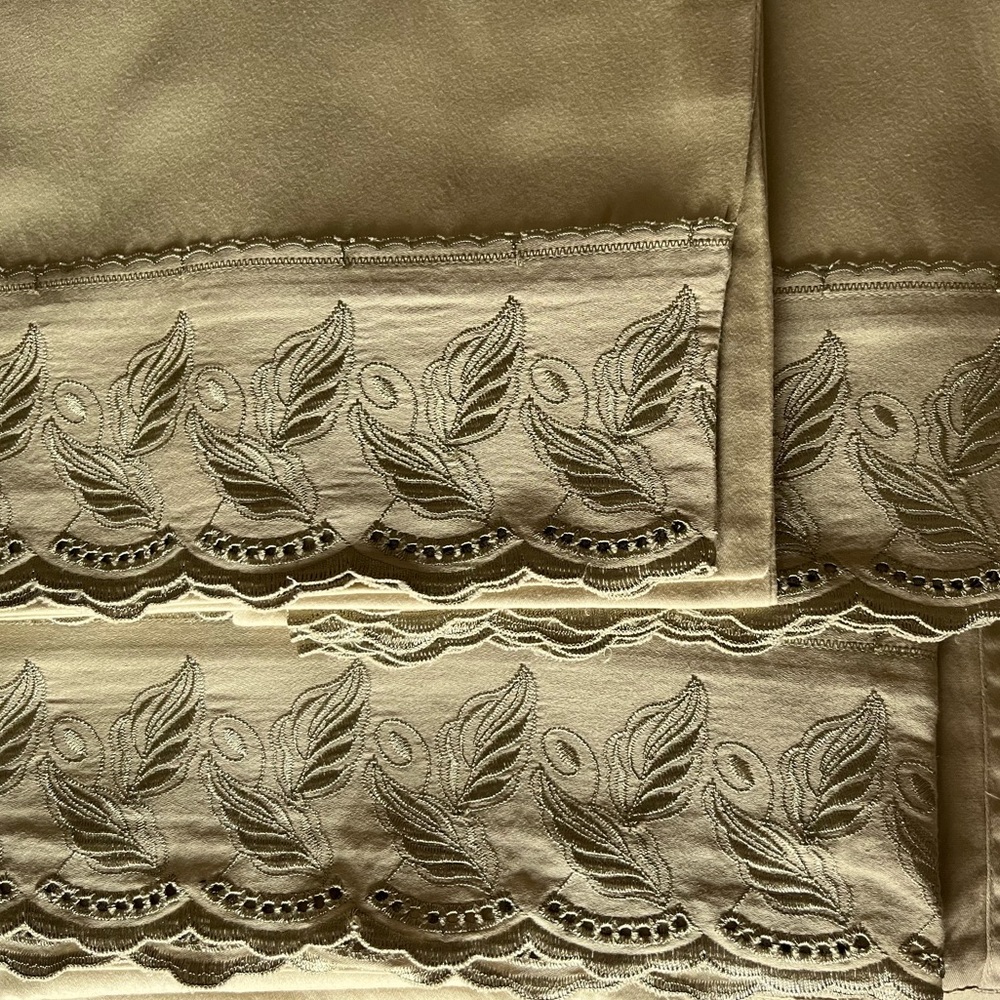 Beautiful Waterford linens New